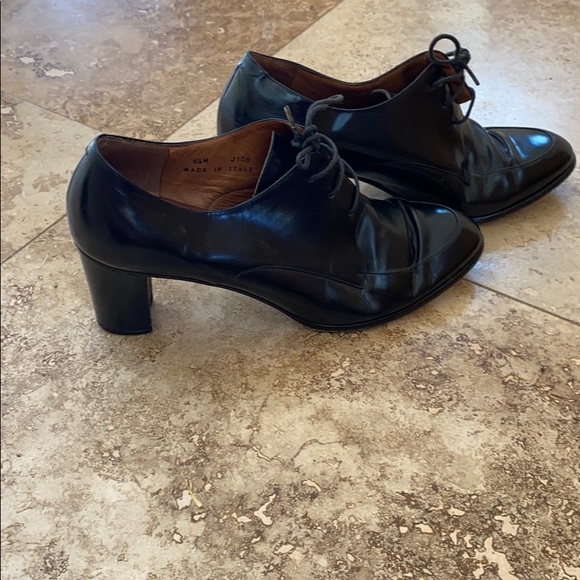 Heals - Picture 2 of 3